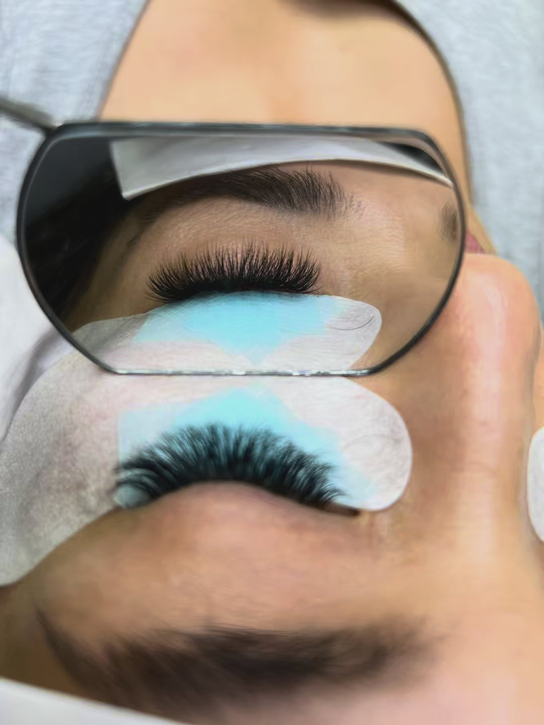 livu-lash-studio.myshopify.com video